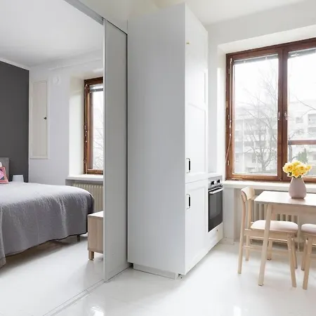 Charming With Garden Views Steps From Metro Lejlighed *