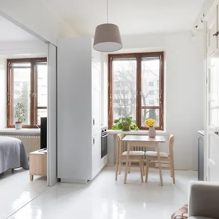 Daire Charming With Garden Views Steps From Metro Helsinki