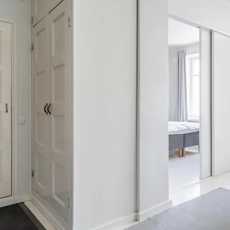 شقة Charming With Garden Views Steps From Metro هلسنكي