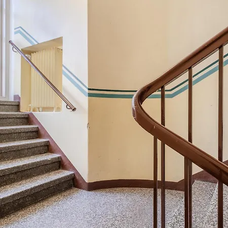 Daire Charming With Garden Views Steps From Metro *